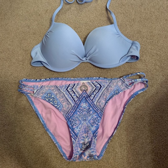 Swimsuit - Picture 1 of 5